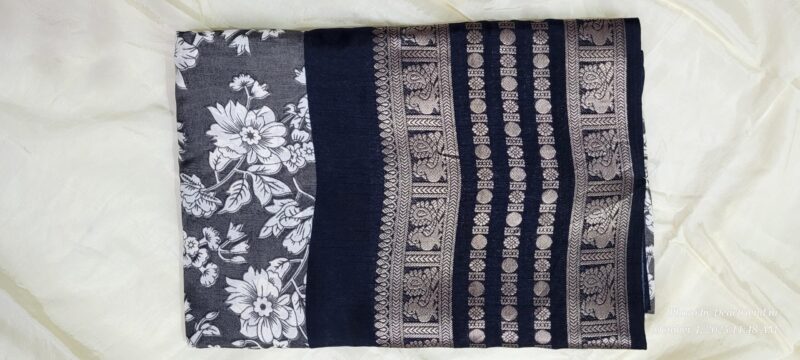 Grey Floral & Gold Woven Pallu Dola Silk Saree - Image 3