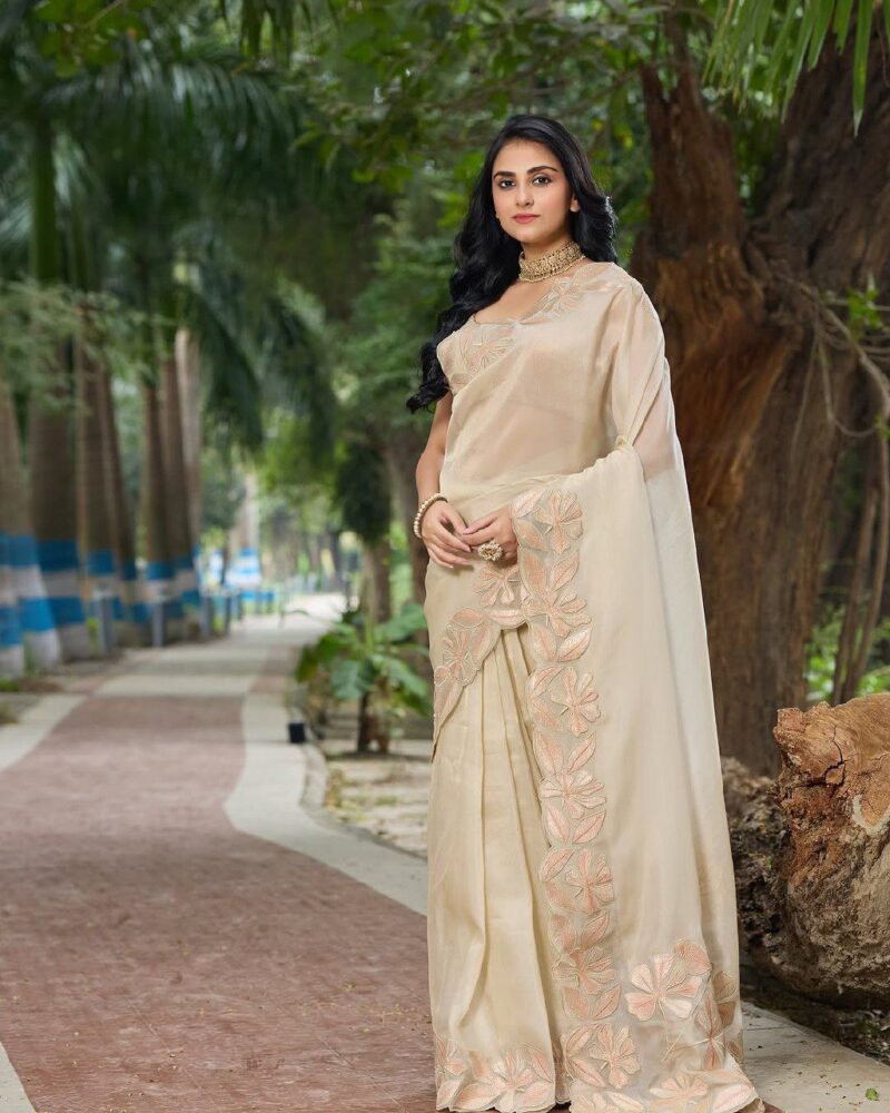 Golden Dewdrop Organza Silk Saree - Image 2