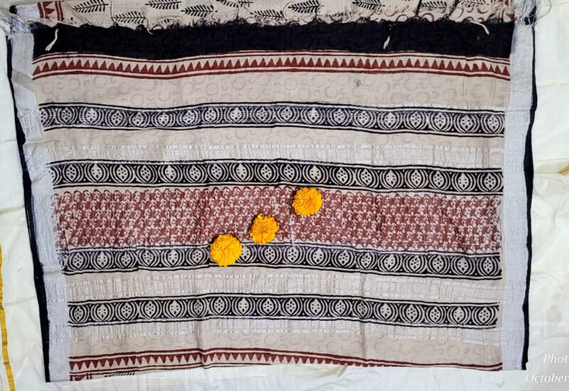 Pure Bagru Linen Saree-natural dyes -red floura - Image 2